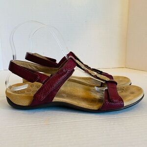 Vionic Farra Lizard Women's Size 8 Burgundy Leather Three Strap Sandals Summer